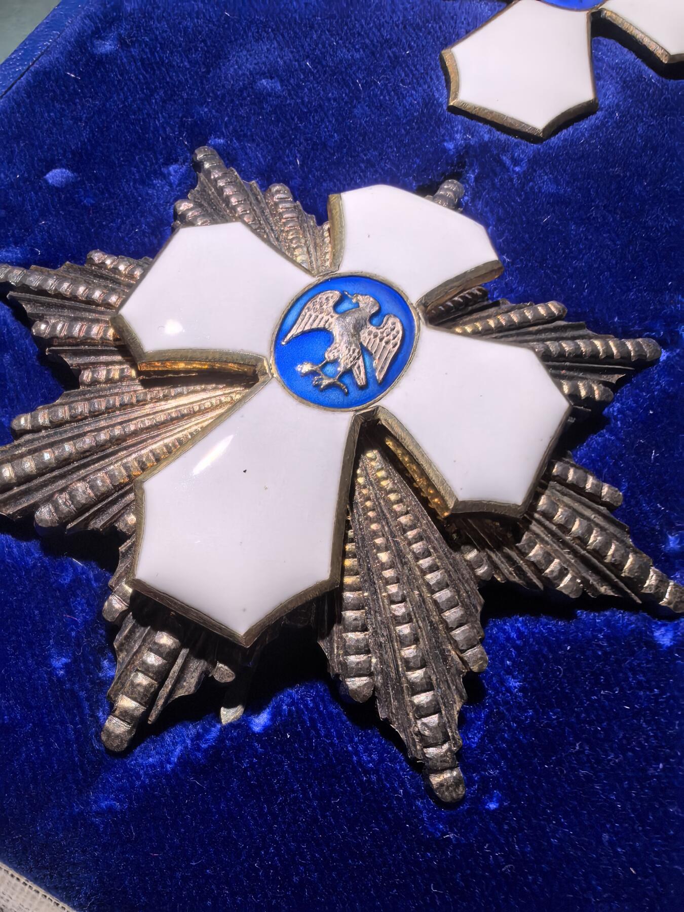 盛世勋华——号角文化勋章邮票专场拍卖第290期 冰岛大十字级猎鹰勋章 银质带银标 原盒带厂标 少见