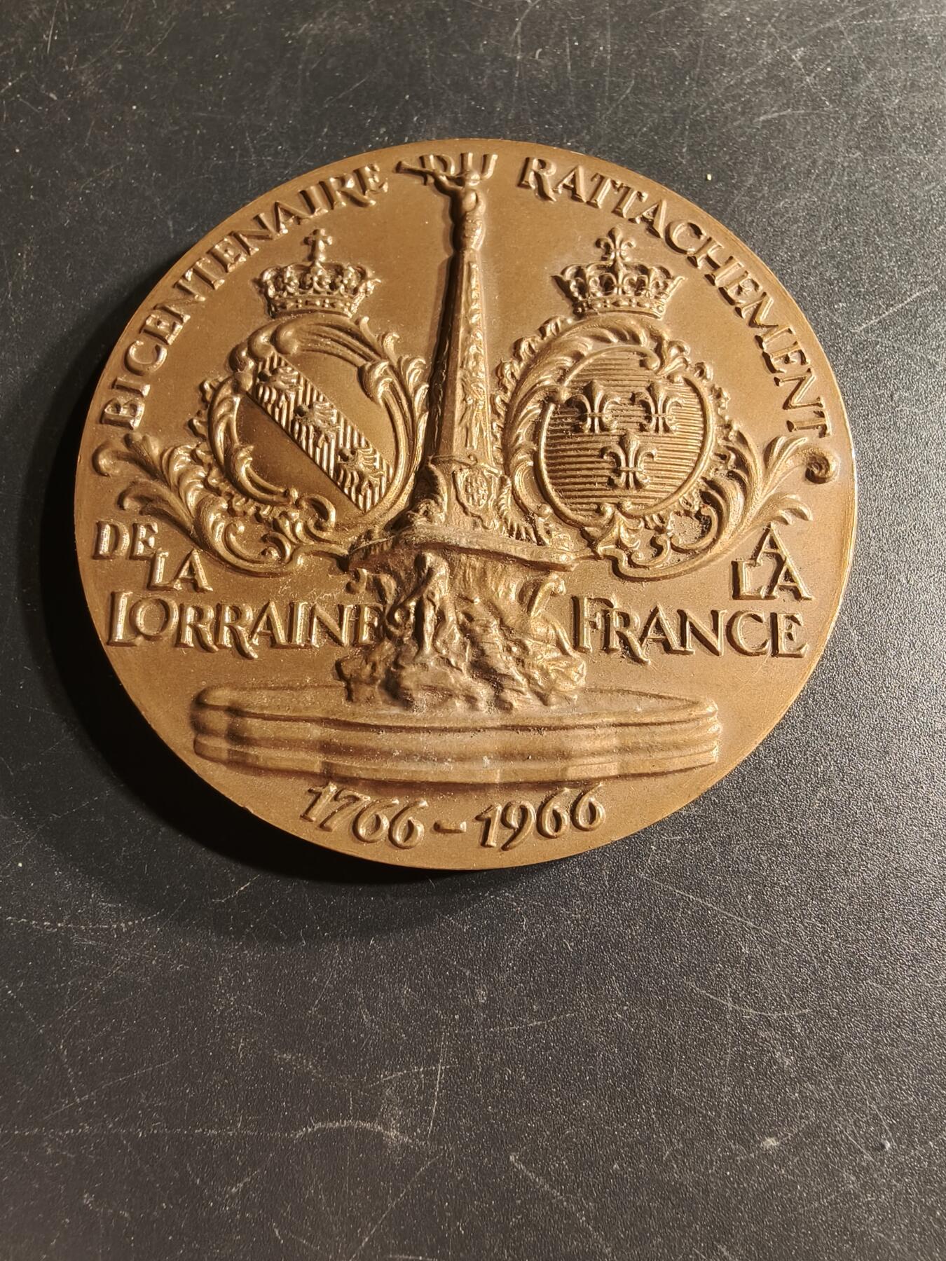 老王徽章第166期 法国洛林合并入法国200周年大铜章     直径68mm.   重量166.2g