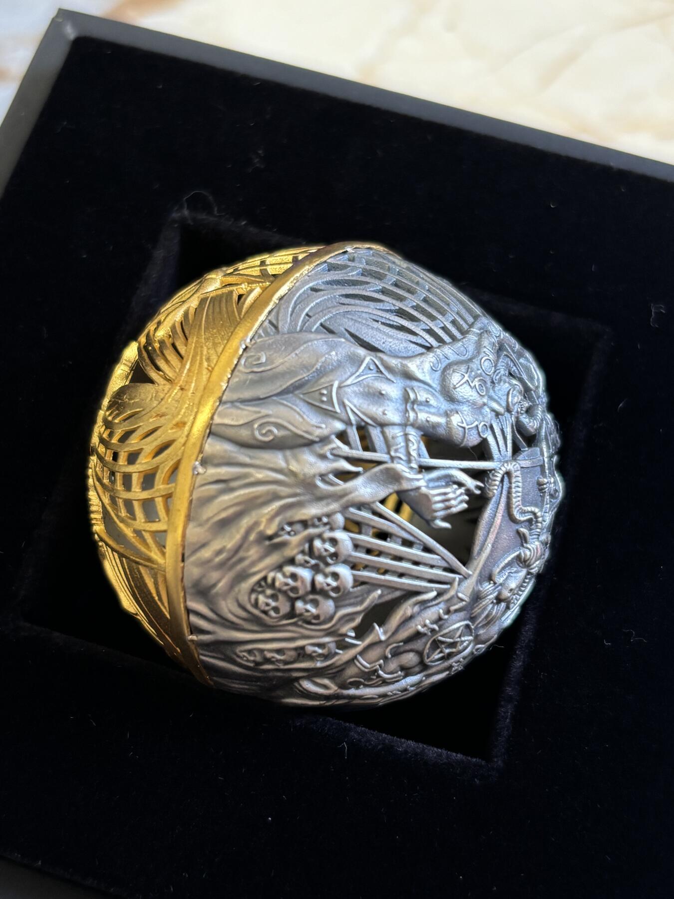 第183期拍卖 萨摩亚2021年地狱与天堂2盎司镂空镀金纪念银币，999银镀金，2盎司，发行1499枚