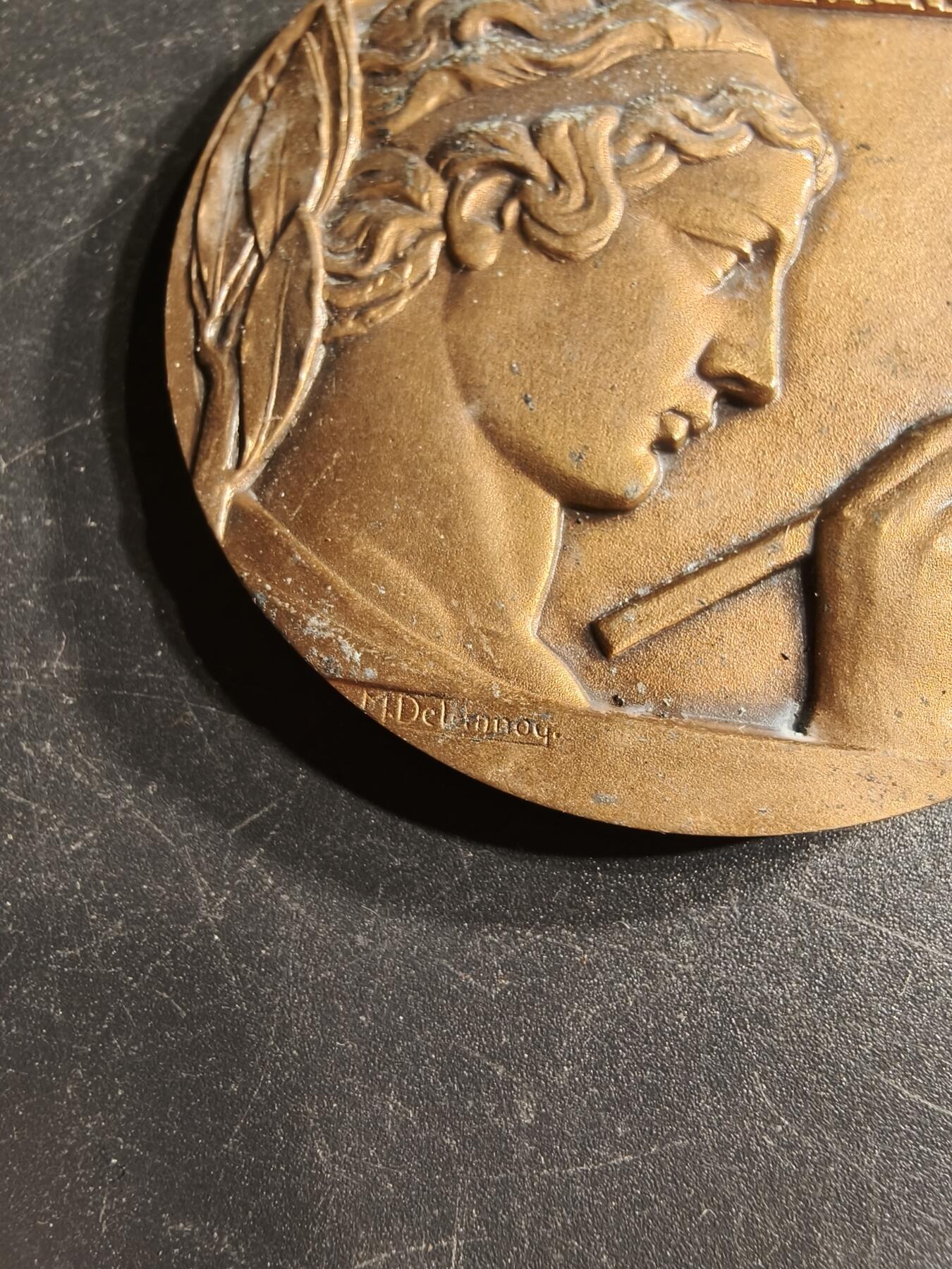 老王徽章第166期 法国感恩大铜章     直径56mm.   重量78g