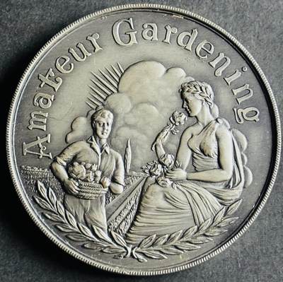 文馨钱币收藏第 283 场，【大雪鉴珍，寒英缀金】金银纪念币精品场，诚邀您的参与【长期接代拍品】 - 少见 1967 年皇家园艺学会花神与果树女神大纪念章，直径 44.6 厚度 3.6mm 重 39.1 克