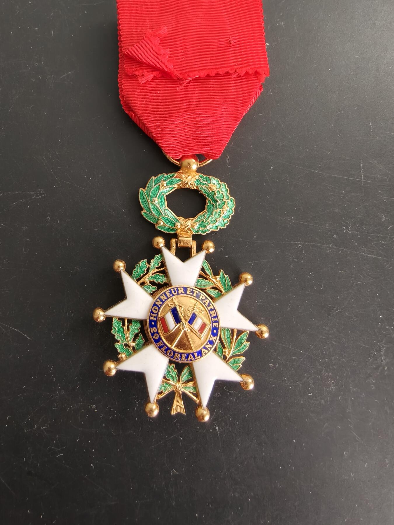 老王徽章第166期 法国军官级荣誉军团勋章    原盒    五共早期950银镀金珐琅（1973年前）