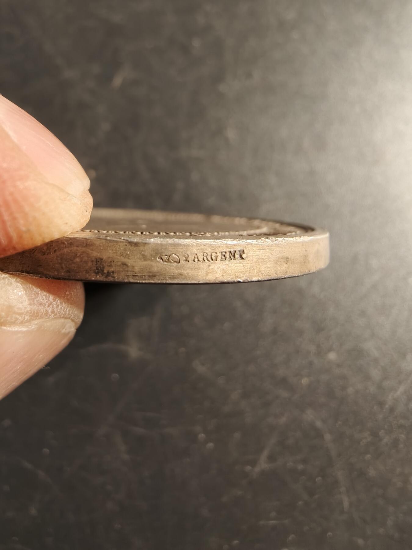 老王徽章第166期 法国里尔市农业科学协会大银章    原盒   800银   直径41mm.   重量39g