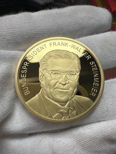 12.4铜章专场 - 2017年德意志联邦共和国第12任联邦总统弗兰克 瓦尔特·施泰因迈尔高浮雕精致镀金铜章 40mm
