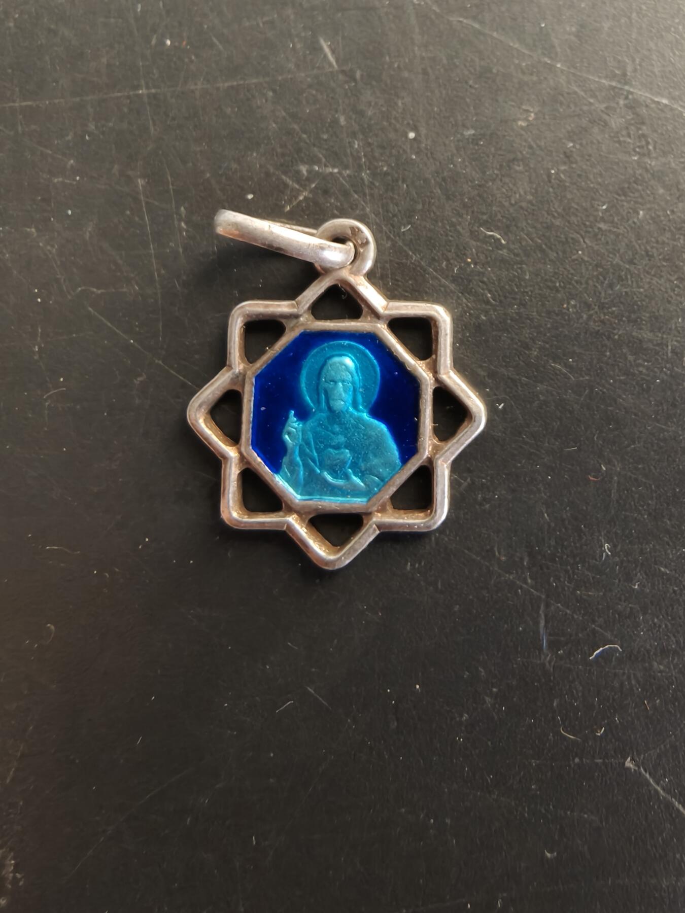 老王徽章第166期 法国天主教会纪念章    银质珐琅     1.4g