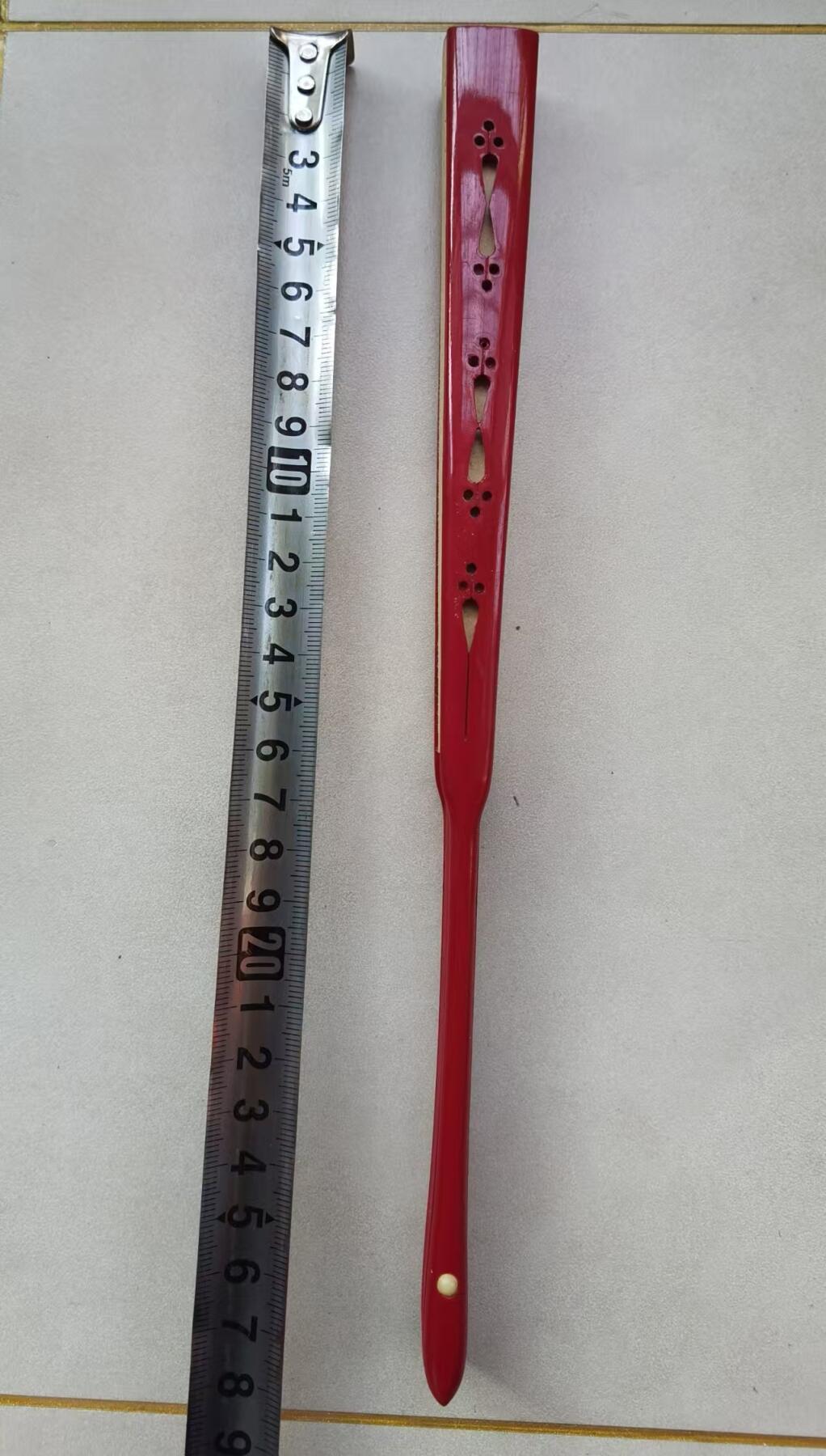 七河·世界钱币杂件水晶矿标小拍（总第29期） 藏家出品X643 邻国老折扇一件 素面 镂空 红色 本件拍品由合作藏家负责邮寄