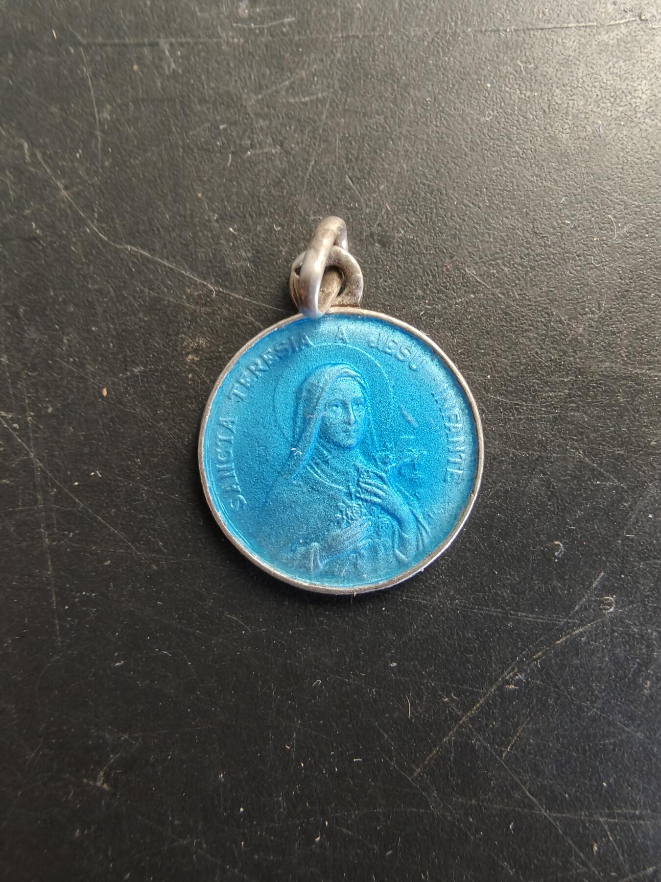 老王徽章第166期 法国天主教会纪念章    银质珐琅     1.1g