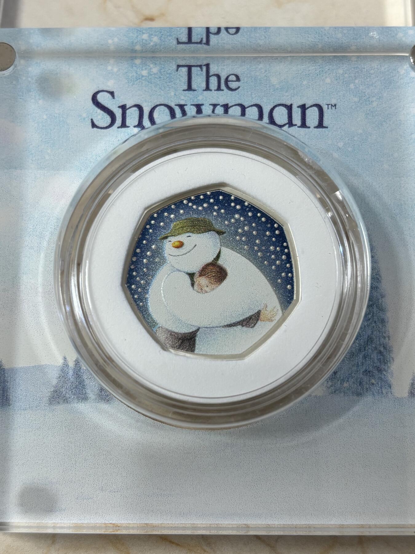 第183期拍卖 英国2020年雪人七边形彩色精制纪念银币，925银，8克，发行量7000枚