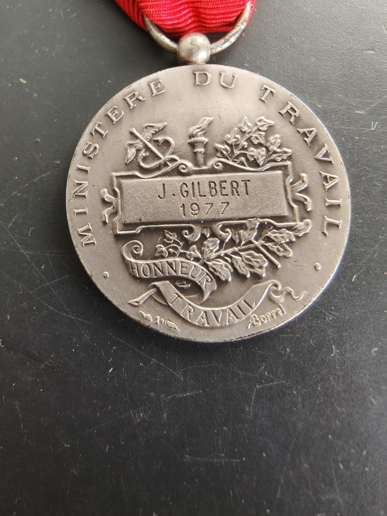 老王徽章第166期 法国银级劳工奖章     950银     12.6g