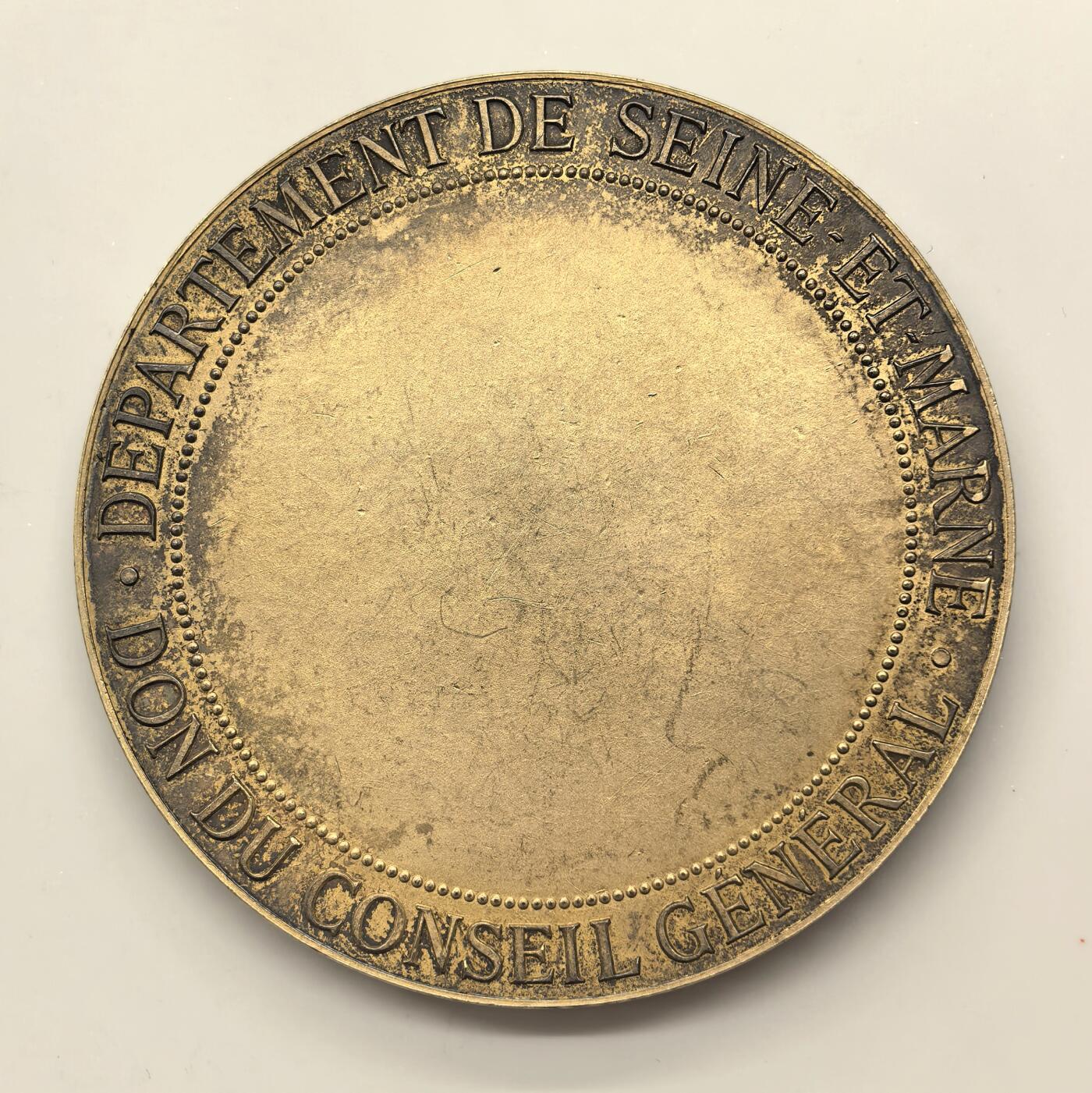 博洋堂世界钱币拍卖第149期（全场包邮） 法国新艺术时期财富双女神银章，直径63mm，重约117克，雕刻极其精美，画面感极丰富的一枚银章，银镀金版，背面无刻字，极其罕见的一枚奖章