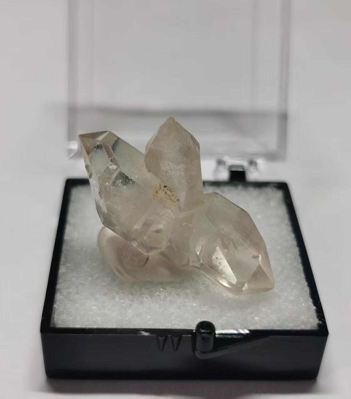 七河·世界钱币杂件水晶矿标小拍（总第29期） 藏家出品X648 水晶花朵-云贵闪灵水晶共生小晶花 本件拍品由合作藏家负责邮寄