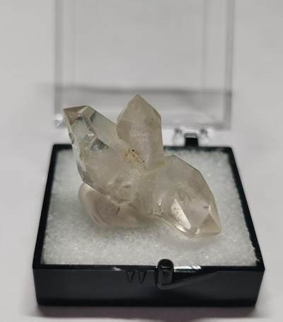 七河·世界钱币杂件水晶矿标小拍（总第29期） - 藏家出品X648 水晶花朵-云贵闪灵水晶共生小晶花 本件拍品由合作藏家负责邮寄