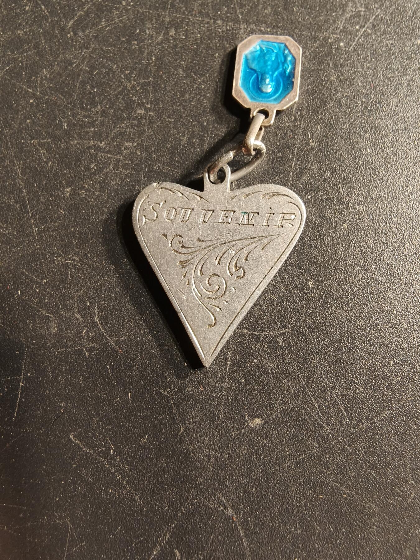 老王徽章第166期 法国天主教会纪念章    银质珐琅     1.1g