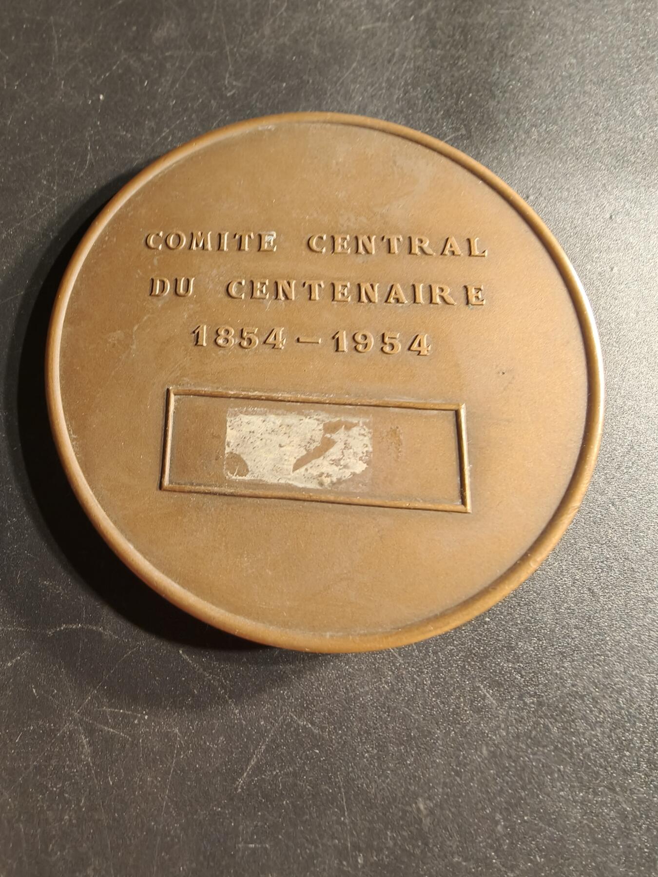 老王徽章第166期 法国陆军利奥泰元帅诞辰100周年大铜章     高浮雕    直径72mm.    重量169.5g