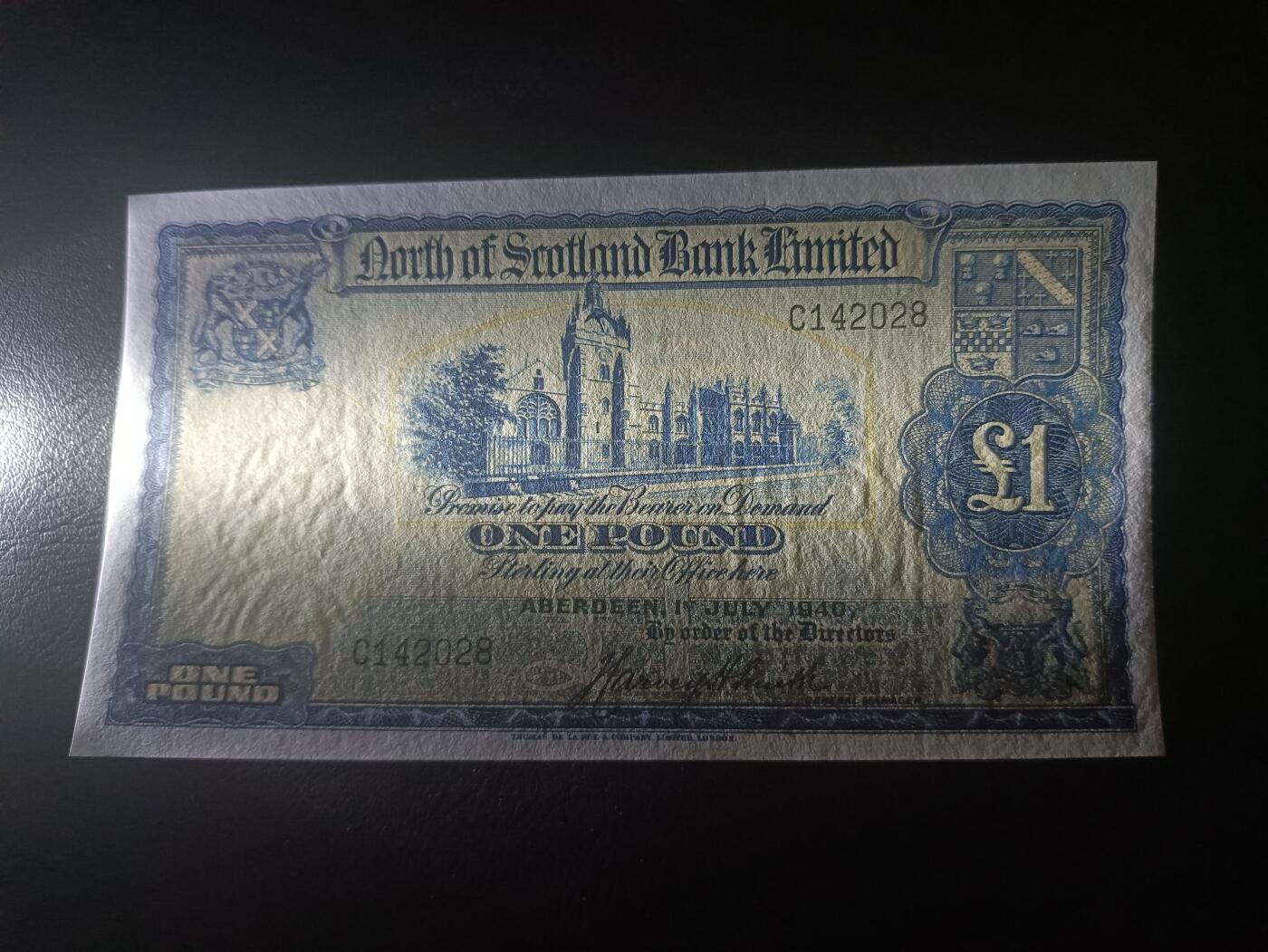 2025十一月第七期，总205期 苏格兰北方银行1940年1镑AUNC，阿伯丁大教堂和银行徽章，此银行被克莱斯戴勒银行收购，稀有品种