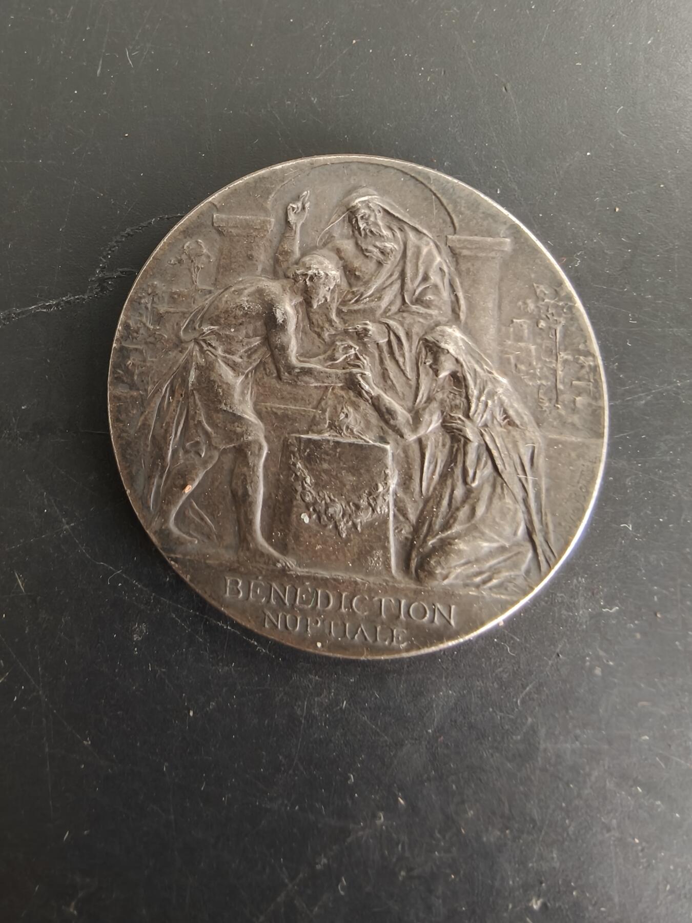 老王徽章第166期 法国大尺寸婚章    大师波特版     原盒    950银    直径42mm.    重量35.2g