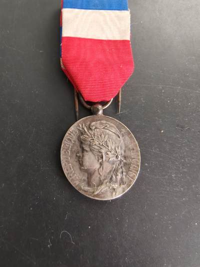 老王徽章第166期 - 法国银级劳动荣誉奖章     1958年实发