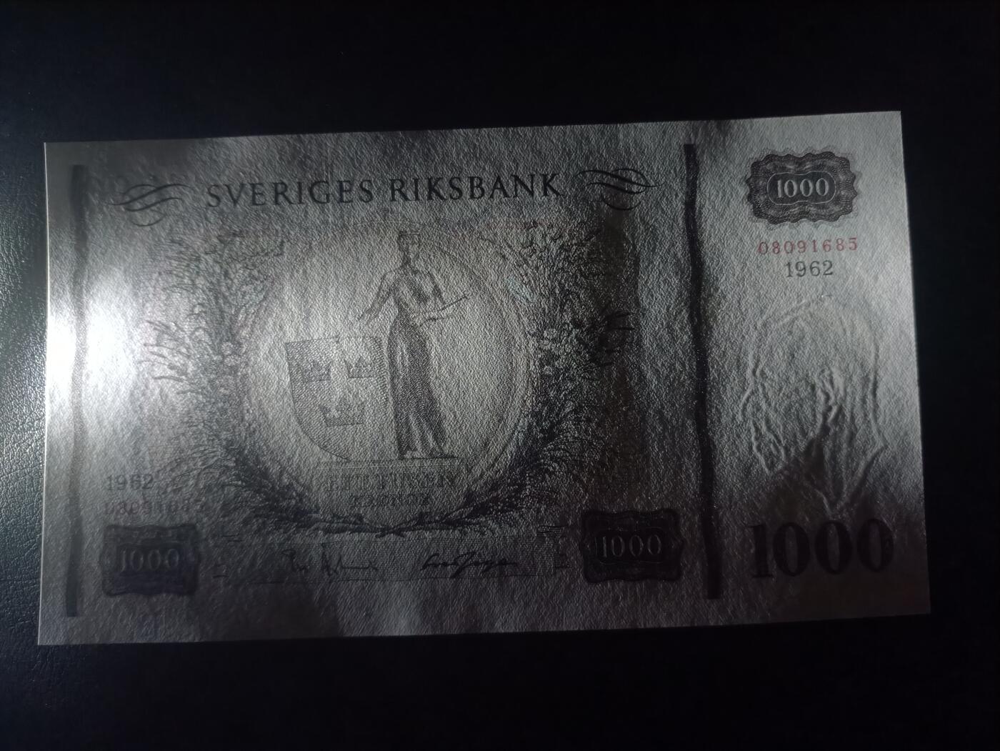 2025十一月第七期，总205期 瑞典1962年1000克朗AUNC，少见的大面值大票幅，瑞典人格化象征和古斯塔夫国王侧像