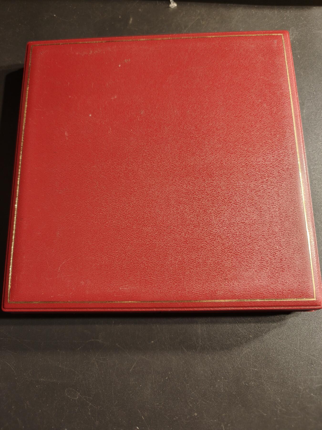 老王徽章第166期 法国二战抵抗运动自由法国全国委员会镀金大铜章    原盒，盒子有损     少见超大尺寸     直径90mm.    重量742.8g