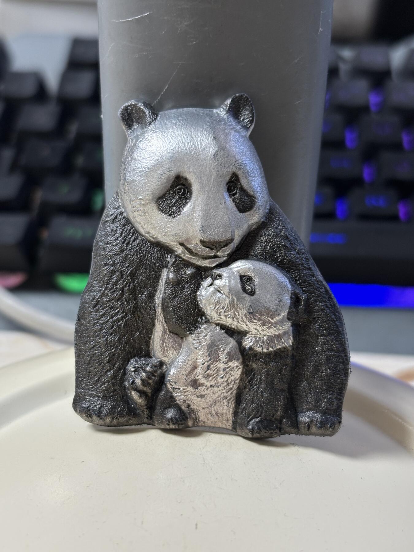 第183期拍卖 库克2017年幸运母子大熊猫仿古异形纪念银币，999银，88克，发行888枚