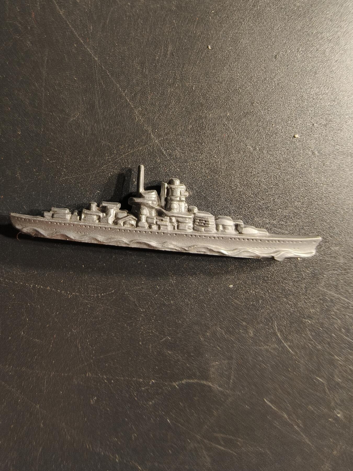 老王徽章第166期 德三海军护卫舰证章