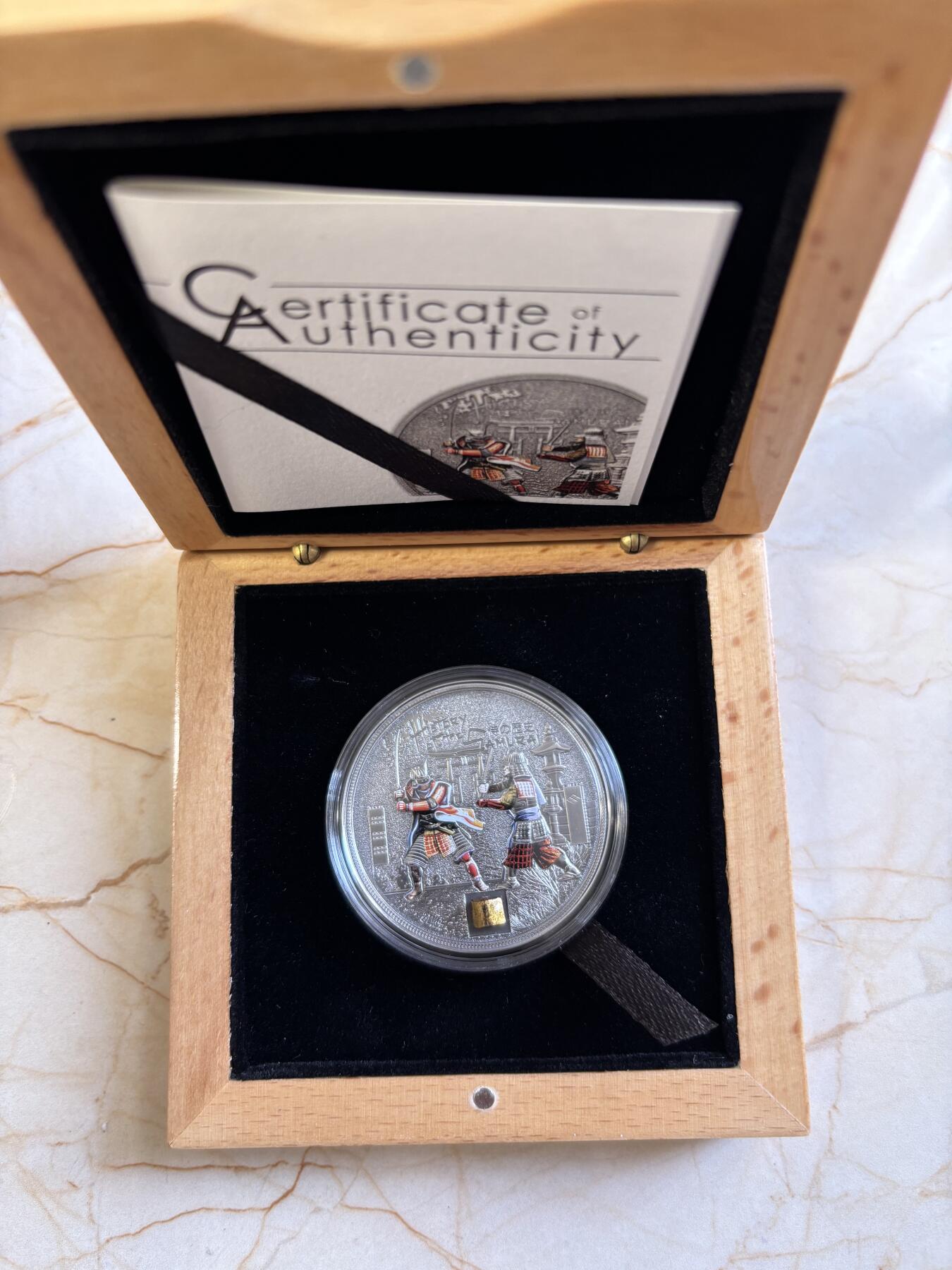 第183期拍卖 库克2015年武士的历史镶嵌真实铠甲1盎司仿古银币，999银，发行999枚