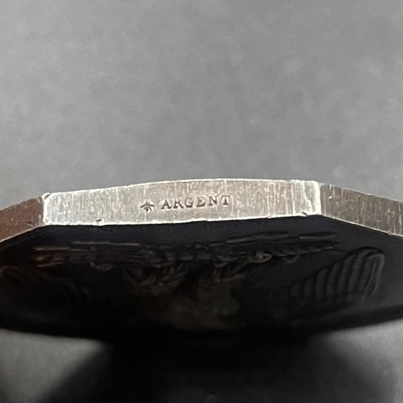 「木头集藏」章牌精品专场！ 法国雄鹰火灾保险公司八角银章，直径：37 mm，19.3 g，蜜蜂 ARGENT，品相不错。