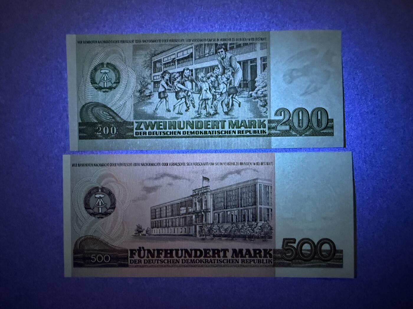 《艾美收藏》第222期-11.30周日外币畅拍 东德200、500马克2张 UNC 1985年 无4双尾