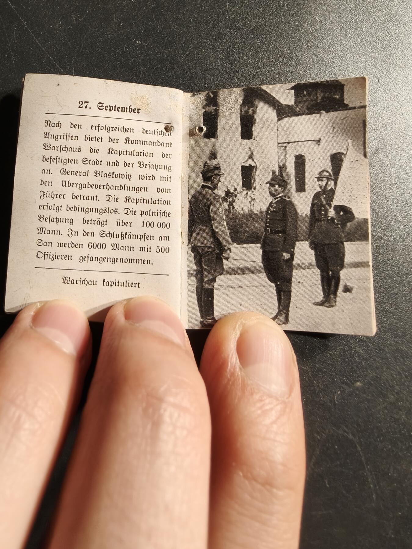 老王徽章第166期 德三小胡子“元首”宣传册