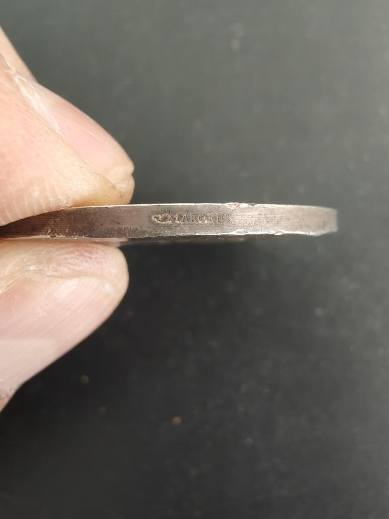 老王徽章第166期 法国大尺寸婚章    原盒    大师罗蒂版本    1919年    950银    直径42mm.    重量32.4g