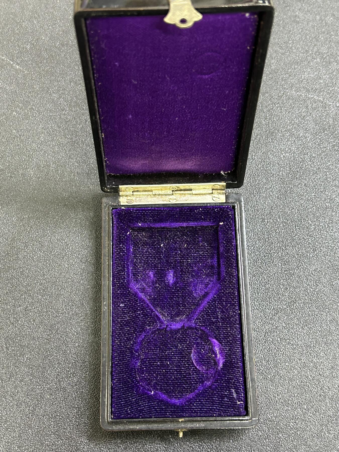 西秦中古拍卖第六十七期 不忘历史 抗战收藏 日本八等白叶勋章空格