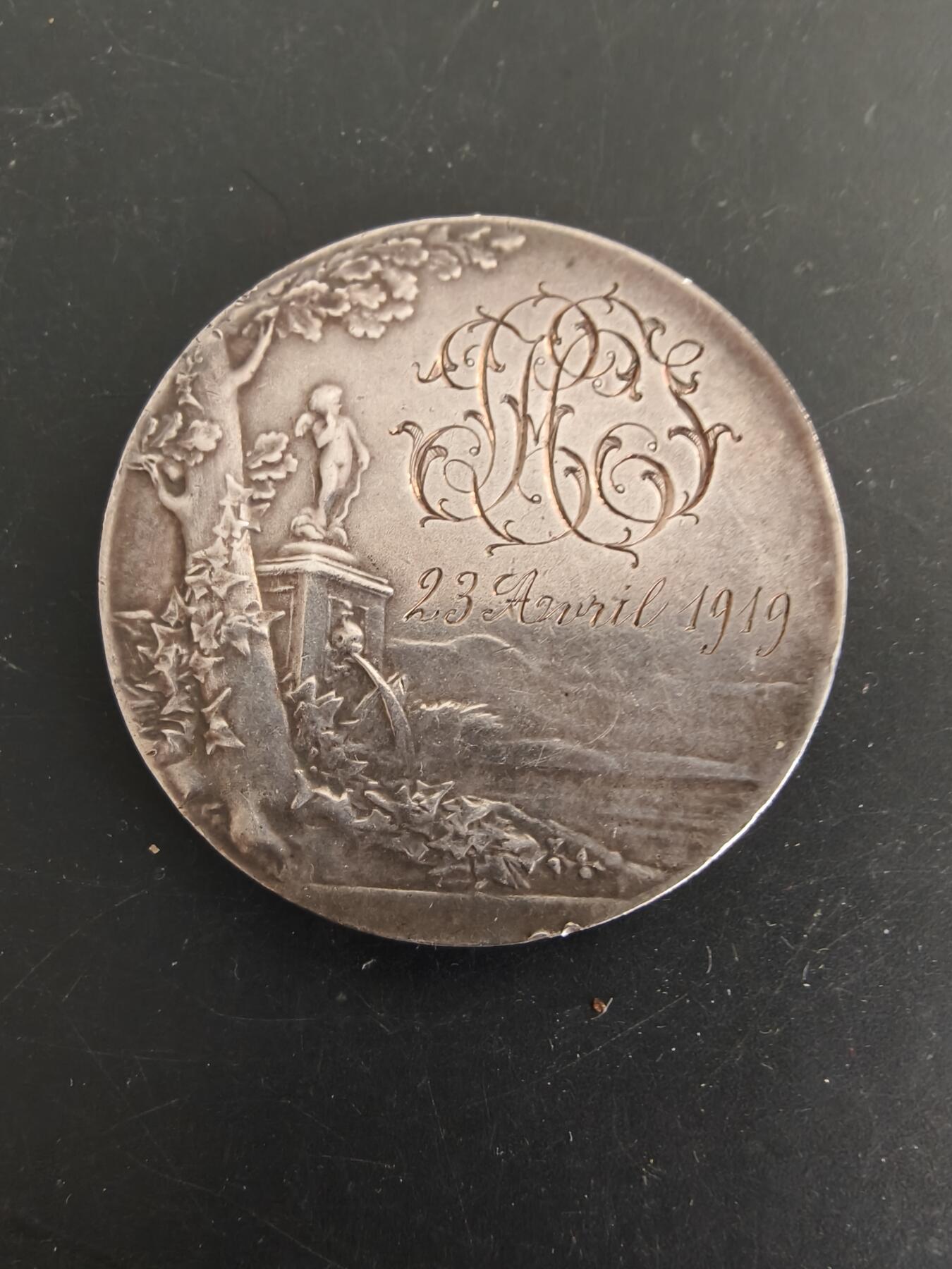 老王徽章第166期 法国大尺寸婚章    原盒    大师罗蒂版本    1919年    950银    直径42mm.    重量32.4g