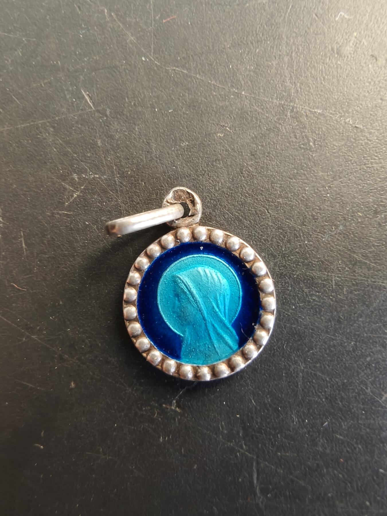 老王徽章第166期 法国天主教会纪念章    银质珐琅     0.8g