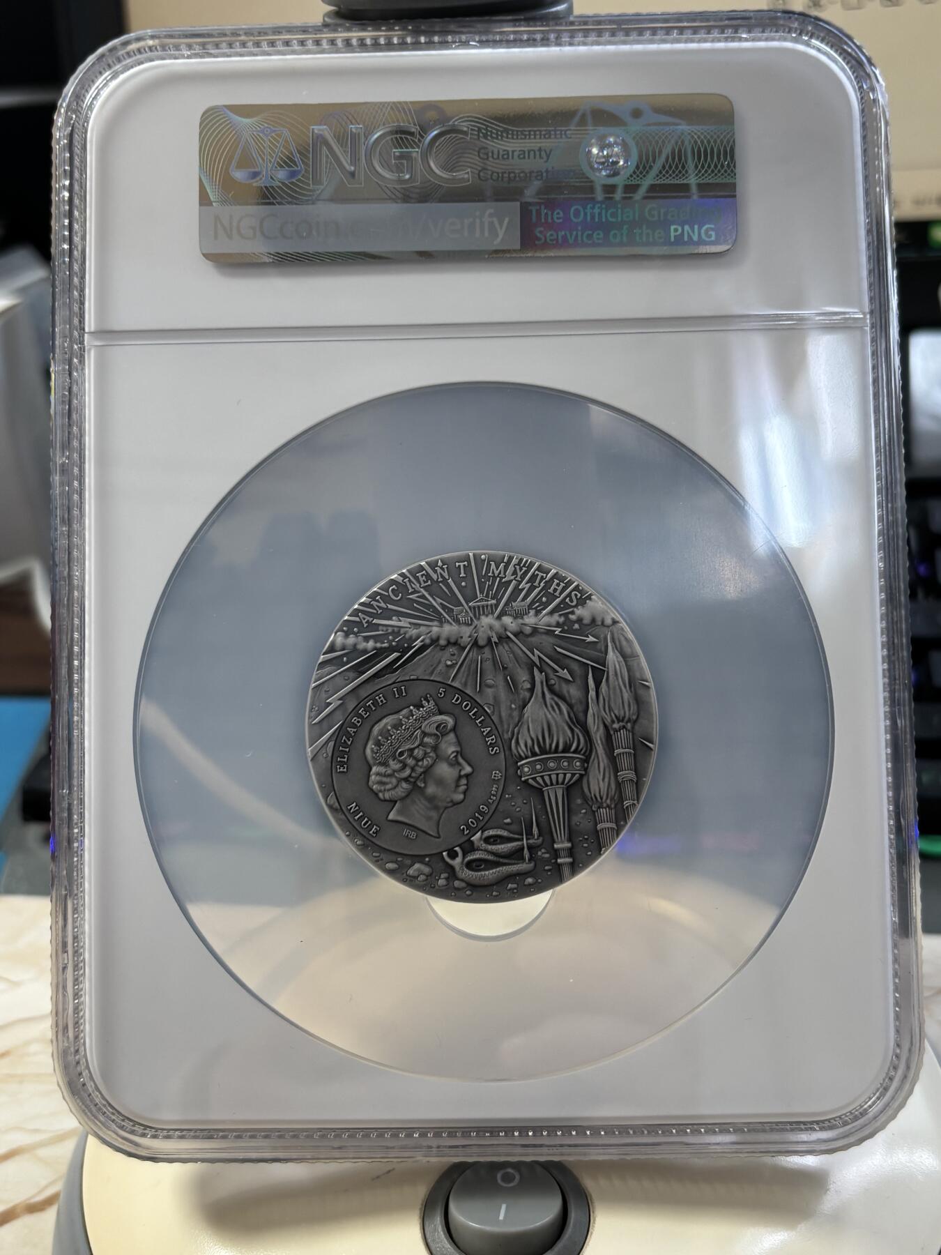 第183期拍卖 纽埃2019希腊神话系列普罗米修斯2盎司镀金银币NGC-MS70首无盒无证书，999银，发行500枚