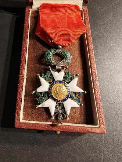 老王徽章第166期 - 法国骑士级荣誉军团勋章     银质珐琅    三共时期    原盒