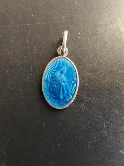 老王徽章第166期 - 法国天主教会纪念章    银质珐琅     0.8g