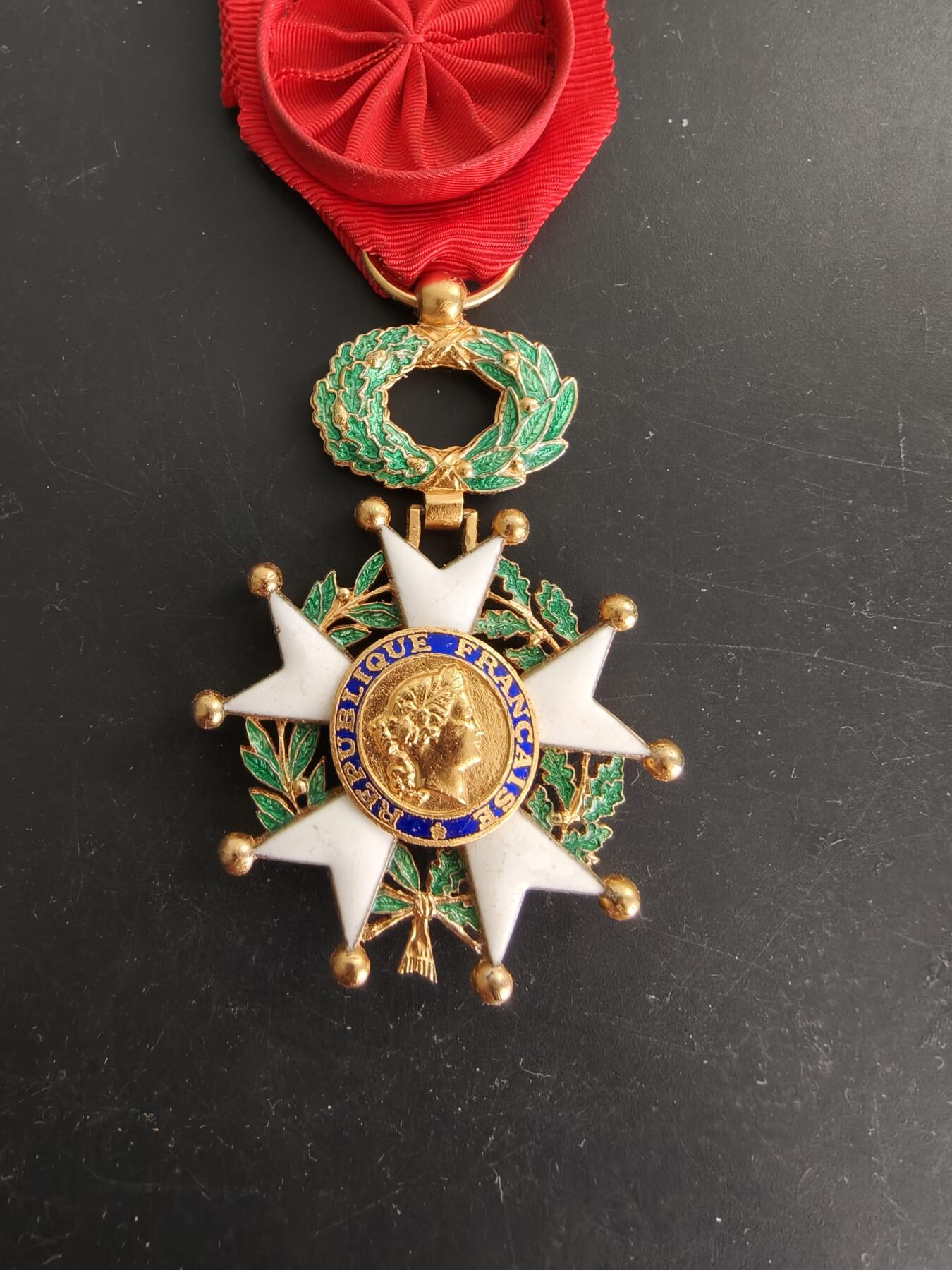 老王徽章第166期 法国军官级荣誉军团勋章    原盒    五共早期950银镀金珐琅（1973年前）