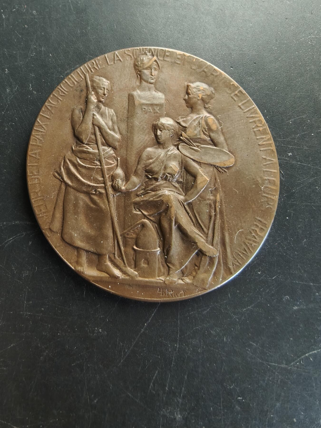 老王徽章第166期 法国布雷絮尔区农业博览会大铜章     原盒    大师里维特作品   直径51mm.    重量54g