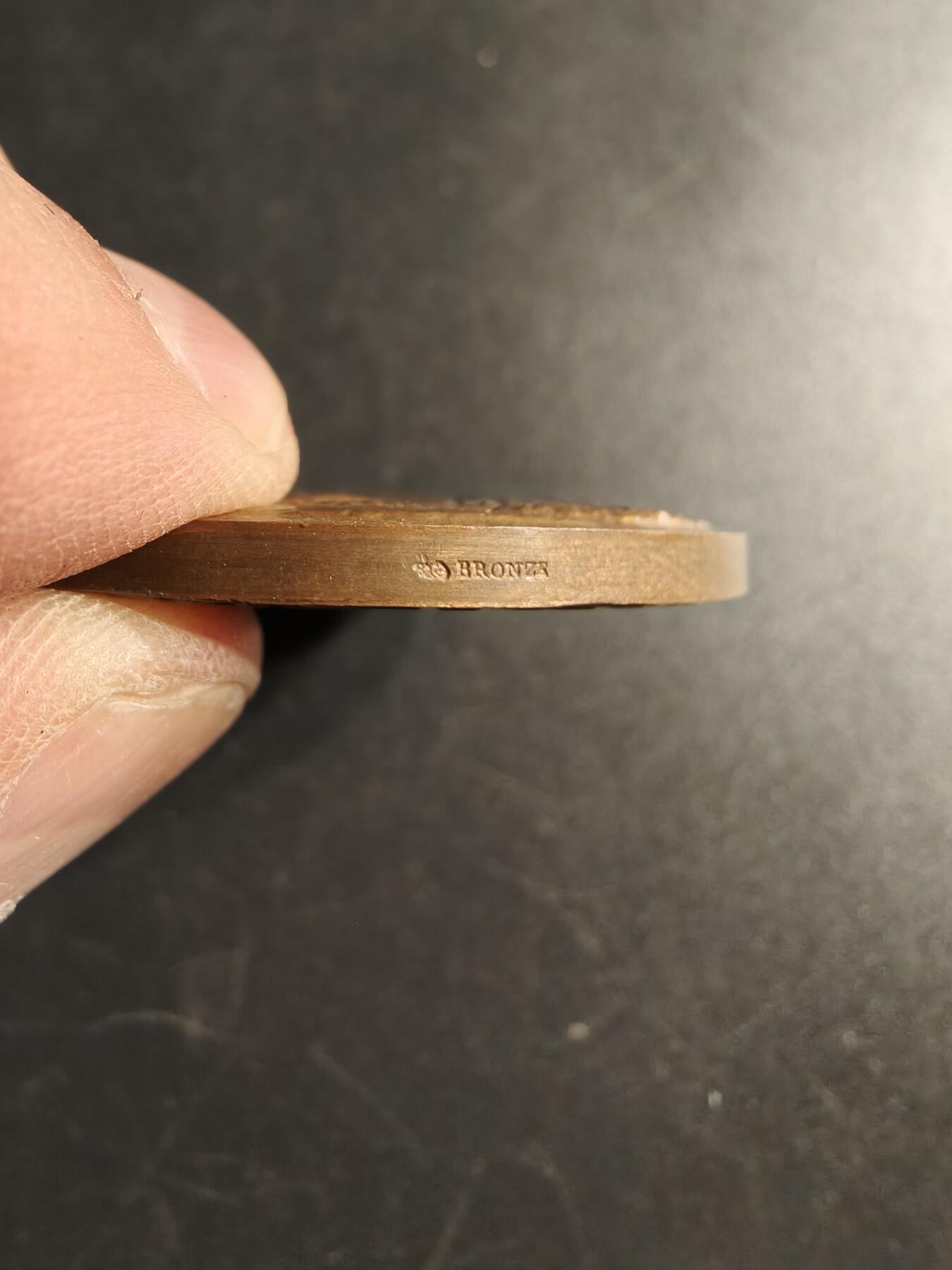 老王徽章第166期 法国农业部农业竞赛大铜章    直径50mm.    重量69g