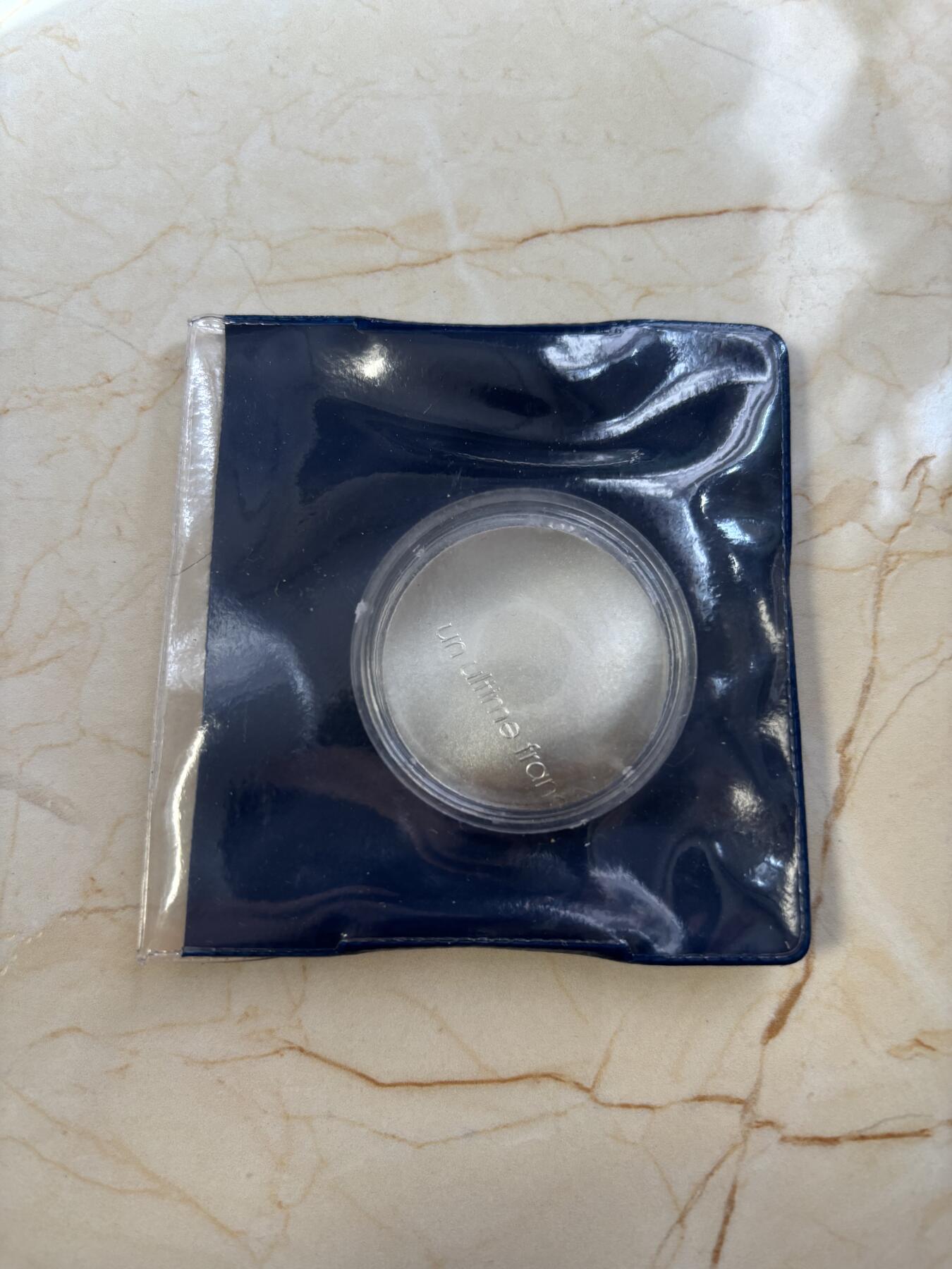 第183期拍卖 获奖法国2001最后的法郎波浪形银币难得造币厂原袋，980银，17.77克，发行49838枚，有氧化