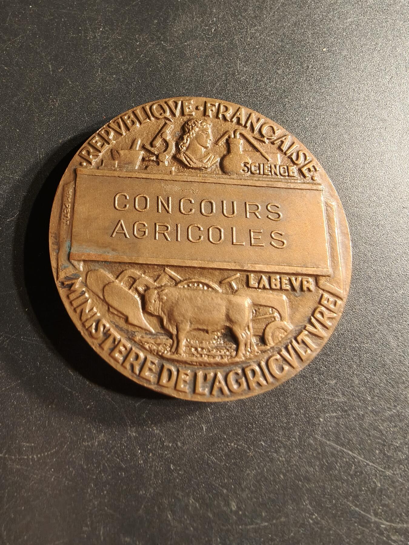 老王徽章第166期 法国农业部农业竞赛大铜章    直径50mm.    重量69g