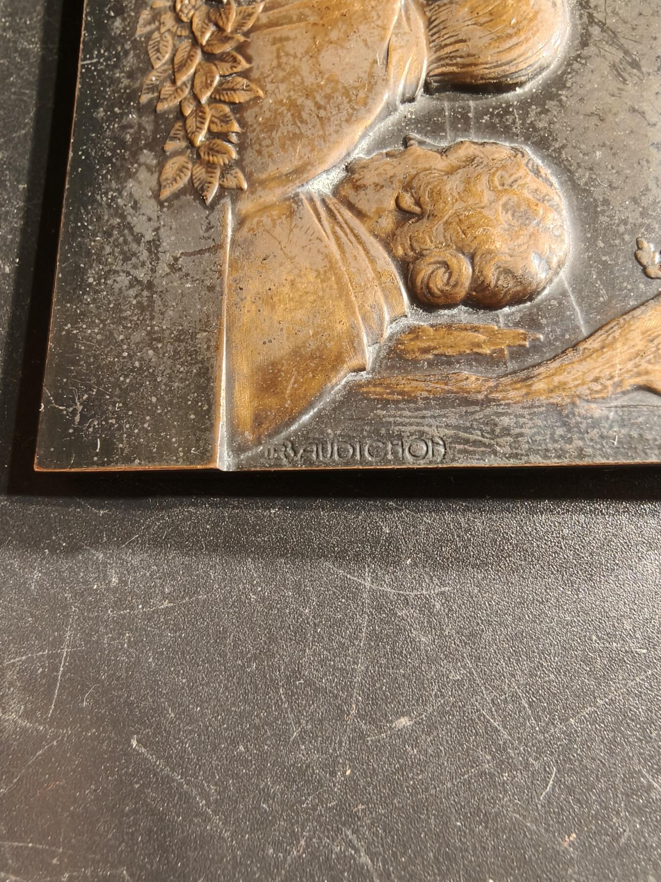 老王徽章第166期 法国金婚方形大铜章     尺寸78×58mm.    重量203.3g