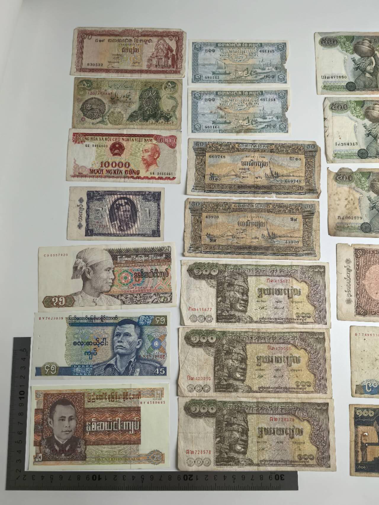 小驴勋章奖章收藏11月29日周六晚六点拍卖（珍爱和平，收藏战争，铭记历史，勿忘国耻，忠党爱国。有偿代拍，送拍规则在简介最后，参拍须阅读规则后再参拍，关系到运费包装发货时效真假辨别等关键信息，拍卖时不再发原图，看大图店主微信码在拍卖店铺介绍里）