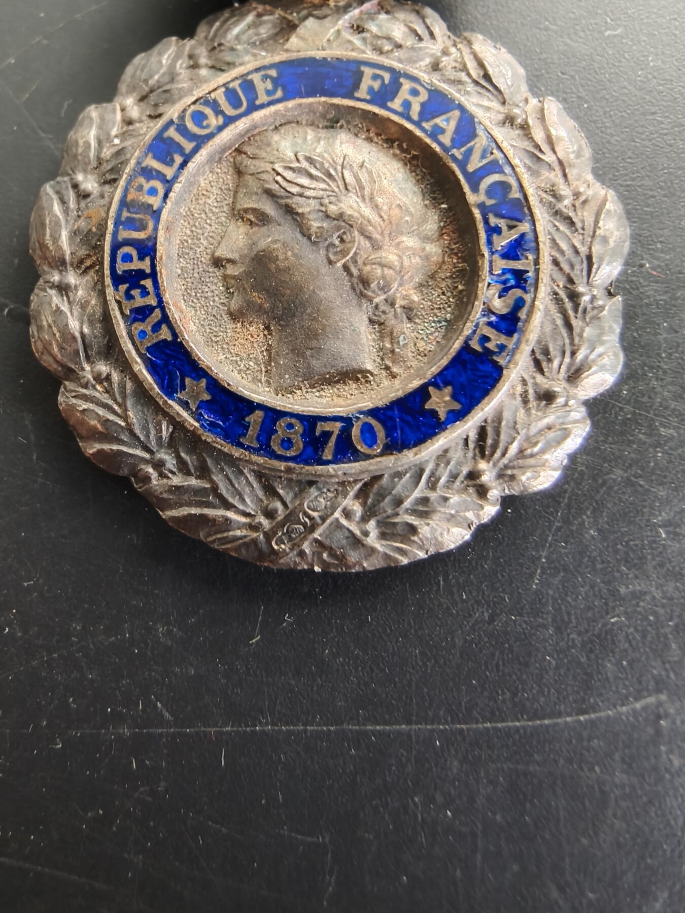 老王徽章第166期 法国军事奖章    三共时期    950银镀金珐琅     20.3g