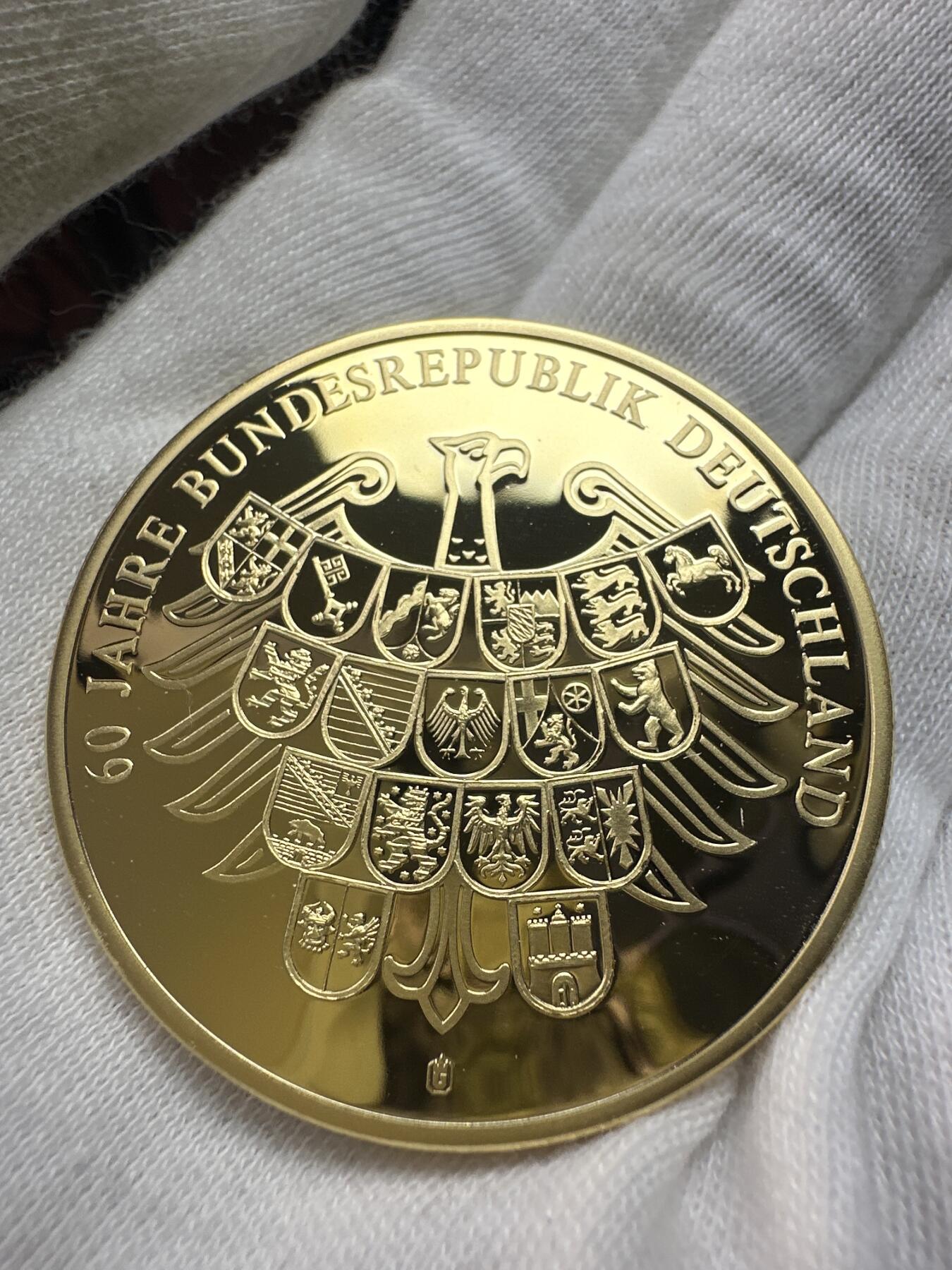 12.4铜章专场 2009年德国德累斯顿圣母教堂落成 高浮雕精致镀金铜章 40mm