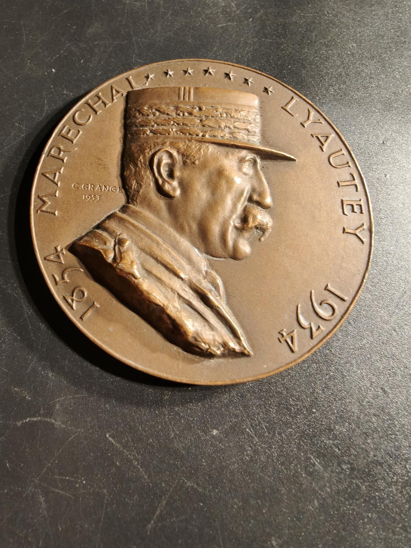 老王徽章第166期 法国陆军利奥泰元帅诞辰100周年大铜章     高浮雕    直径72mm.    重量169.5g