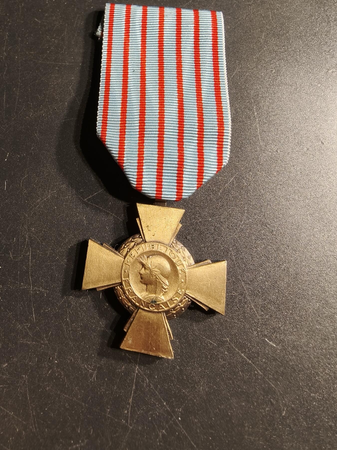 老王徽章第166期 法国战斗十字奖章