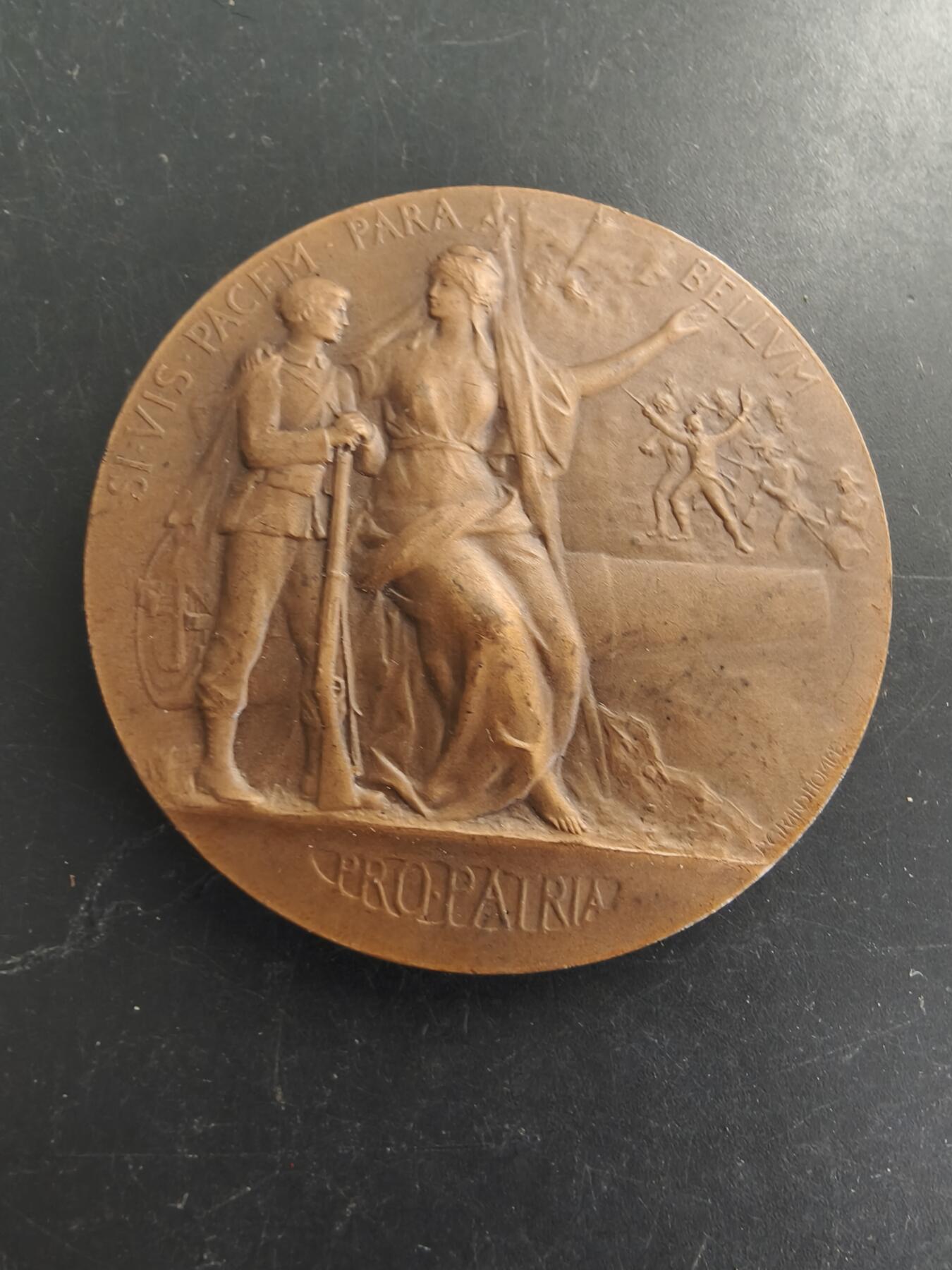 老王徽章第166期 法国战争部战争准备大铜章     原盒     直径50mm.    重量67.4g