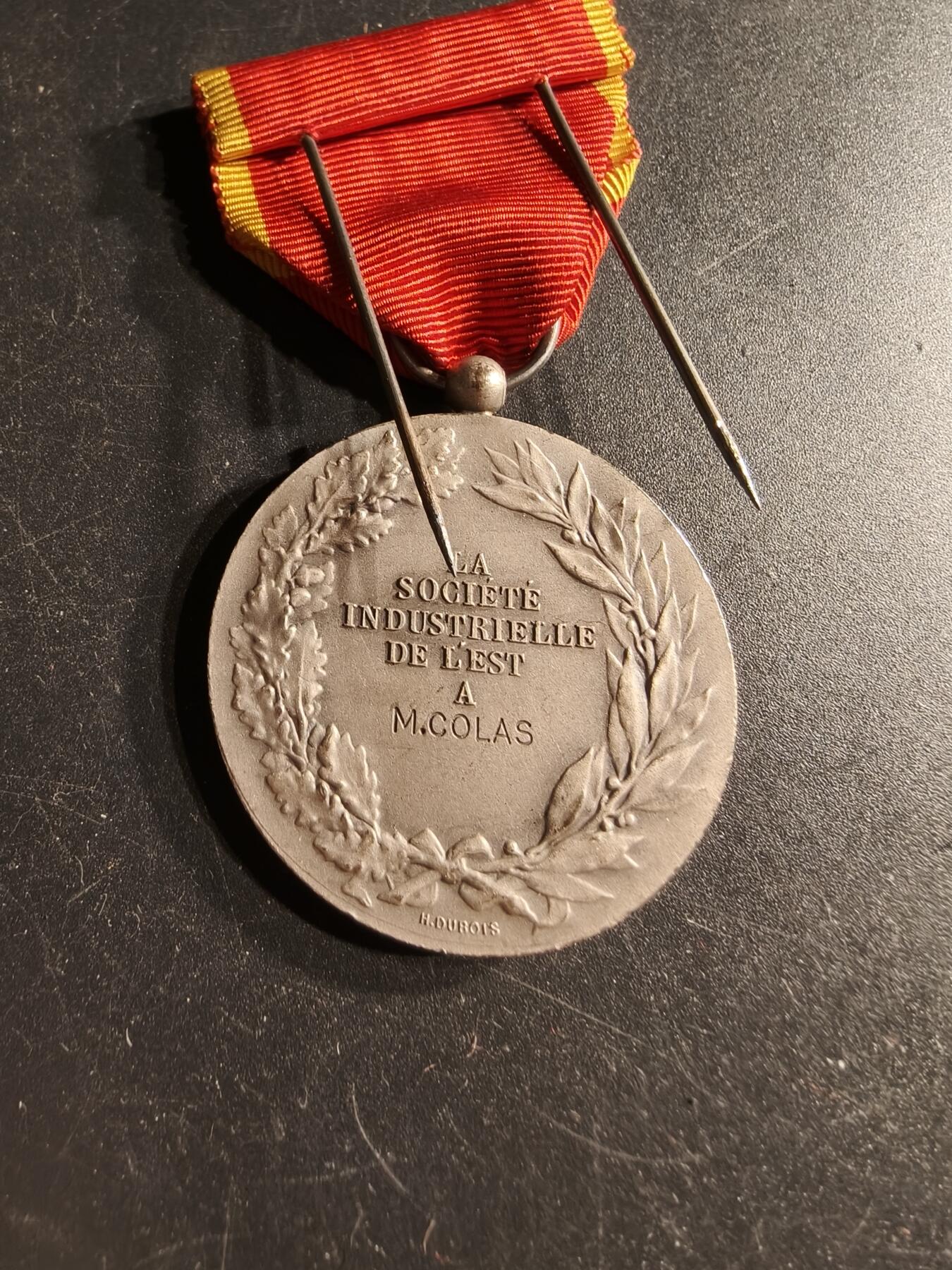 老王徽章第166期 法国银级东方工业协会奖章      950银       28g