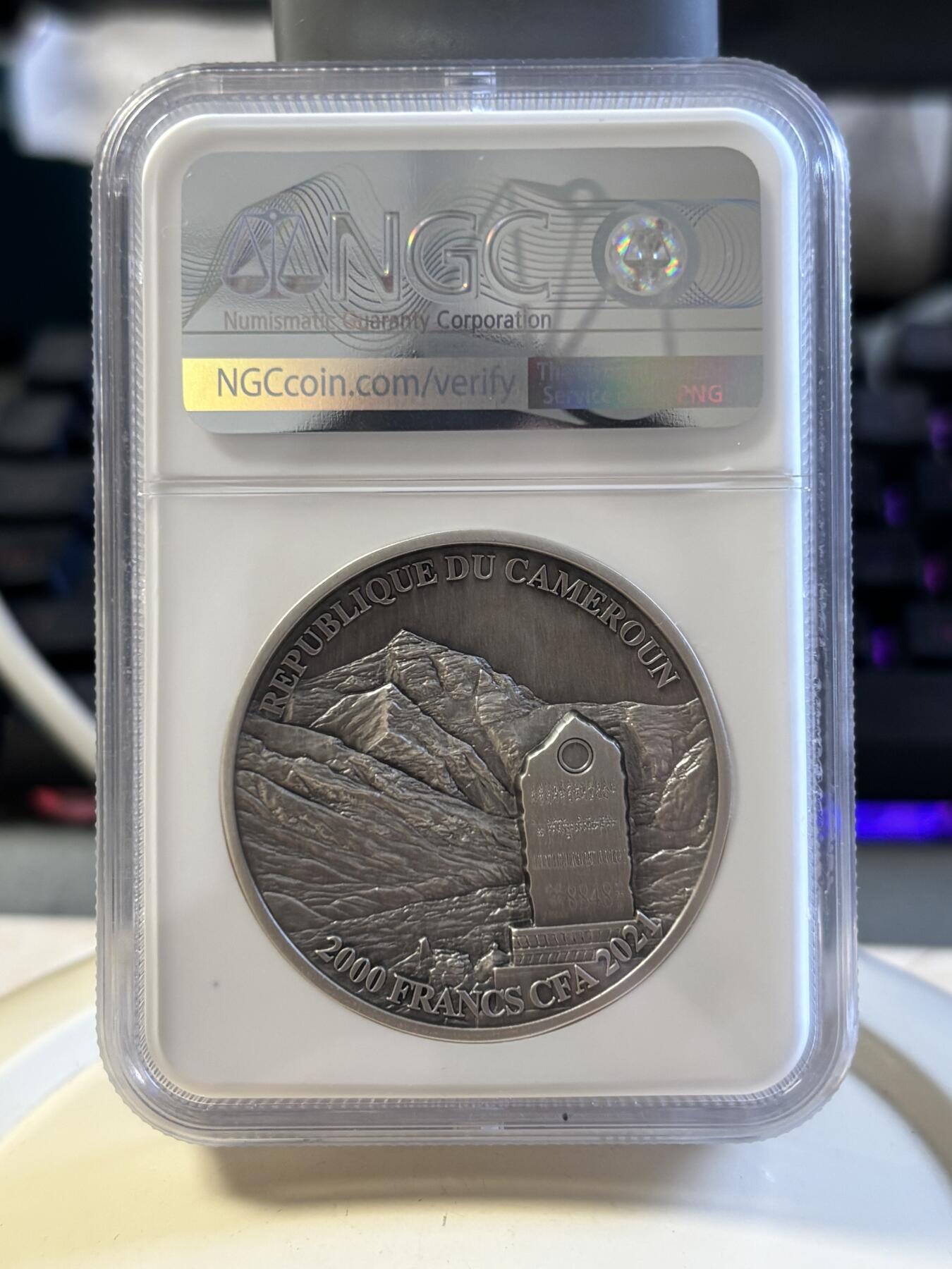 第183期拍卖 喀麦隆2021年世界高峰系列1珠峰2盎司超高浮雕银币NGC-MS70首原盒证书，2盎司，999银，发行333枚
